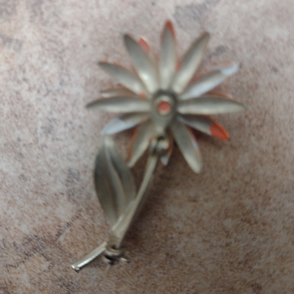 Brooch - Picture 2 of 2